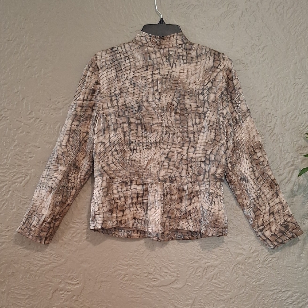 Chico's Tan Blazer with Textured Design Size 1 - Picture 5 of 7